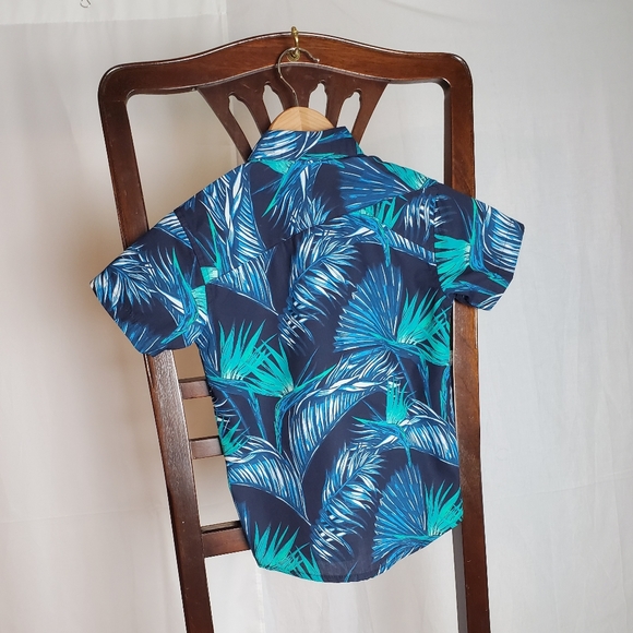 Set of 2 Short Sleeve Collared Shirt size M (5-6) - Picture 3 of 9